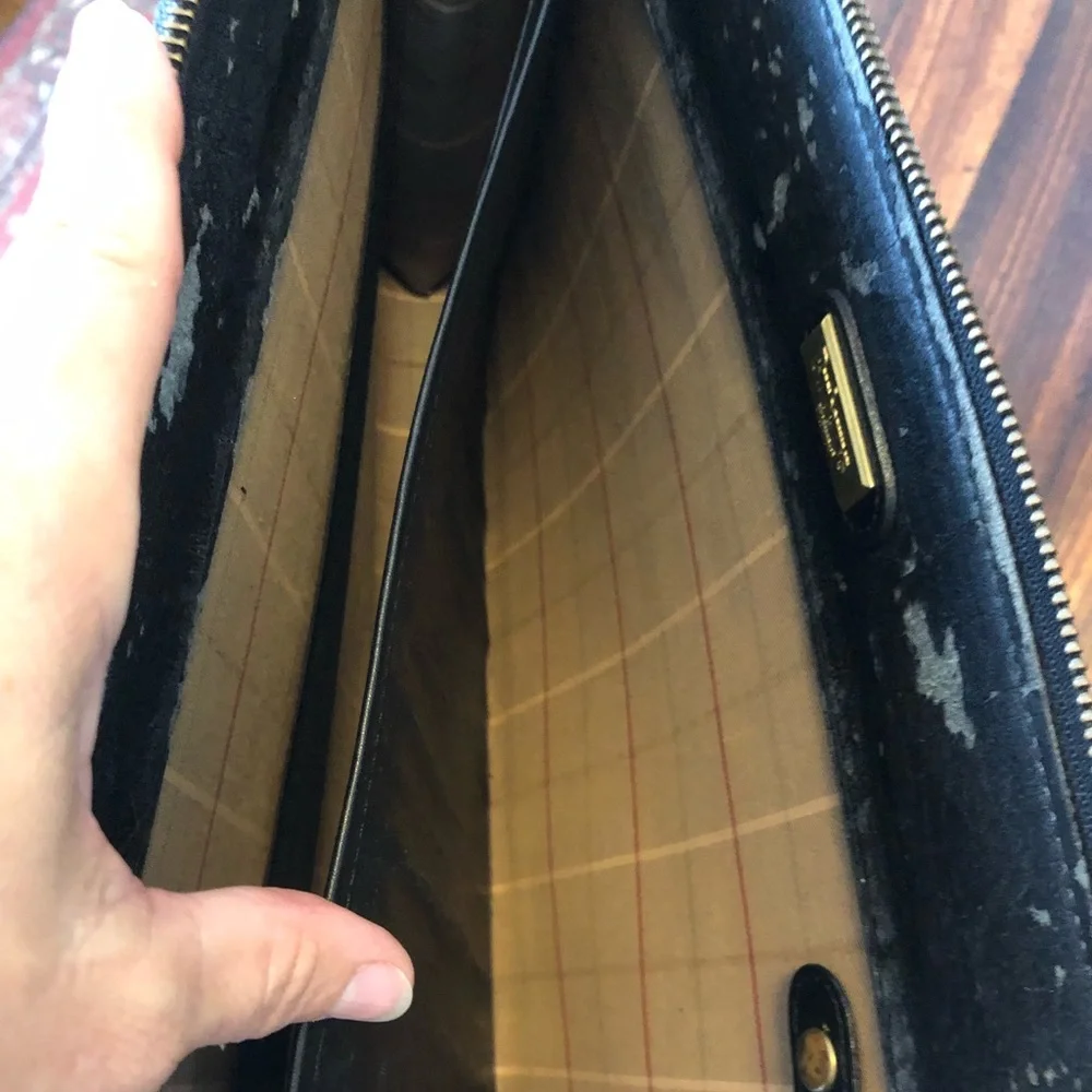 Burberry Portfolio/Document/Laptop Zip Around Case. Stunning & Classic Style!